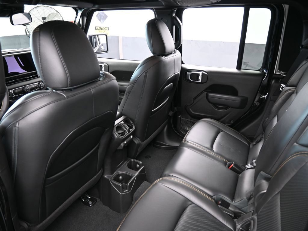 Used 2024 Jeep Gladiator Sport image 34