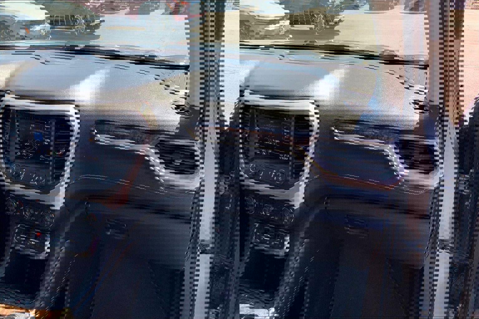 Used 2020 GMC Acadia Denali image 15