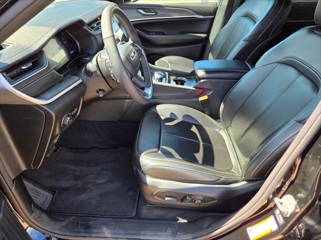 Certified 2024 Jeep Grand Cherokee L Limited w/ Luxury Tech Group II image 12