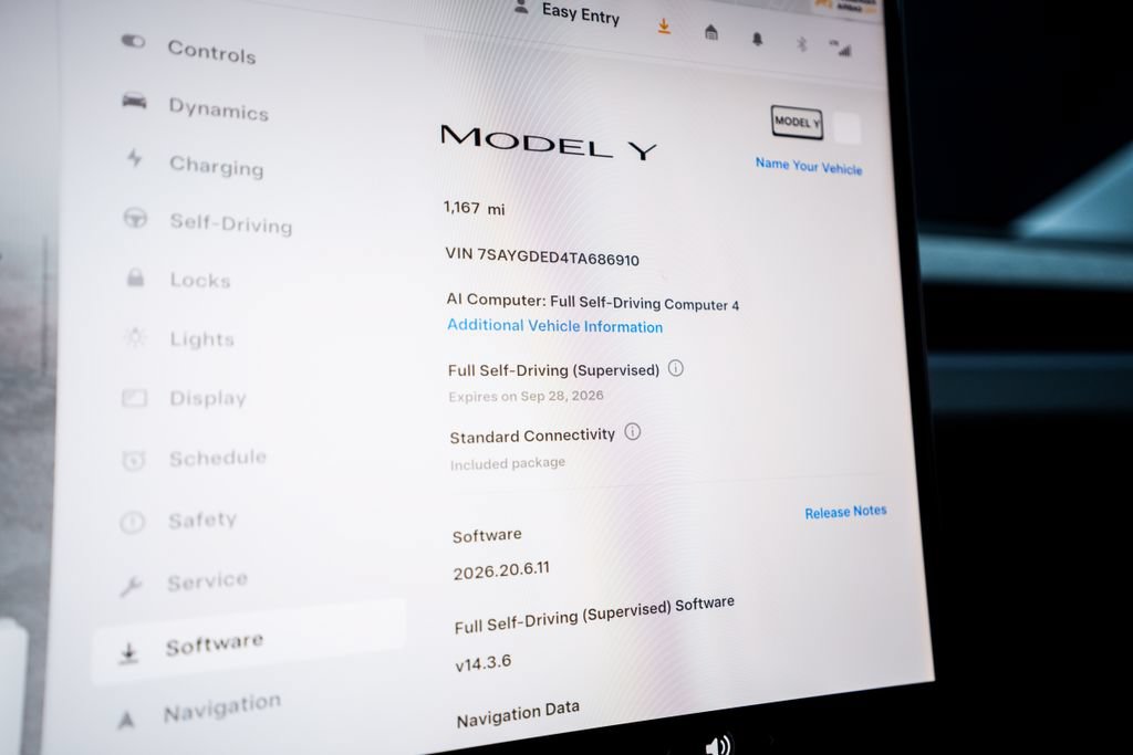 Used 2026 Tesla Model Y 2WD image 32