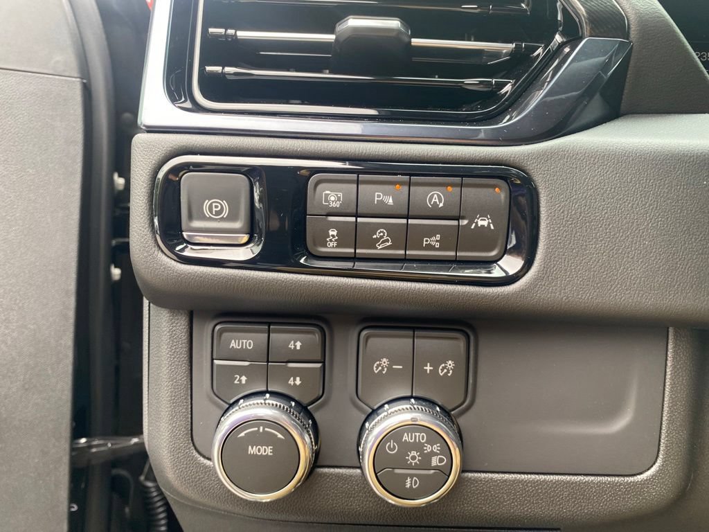 New 2026 GMC Yukon AT4 w/ AT4 Premium Package AWD/4WD image 30