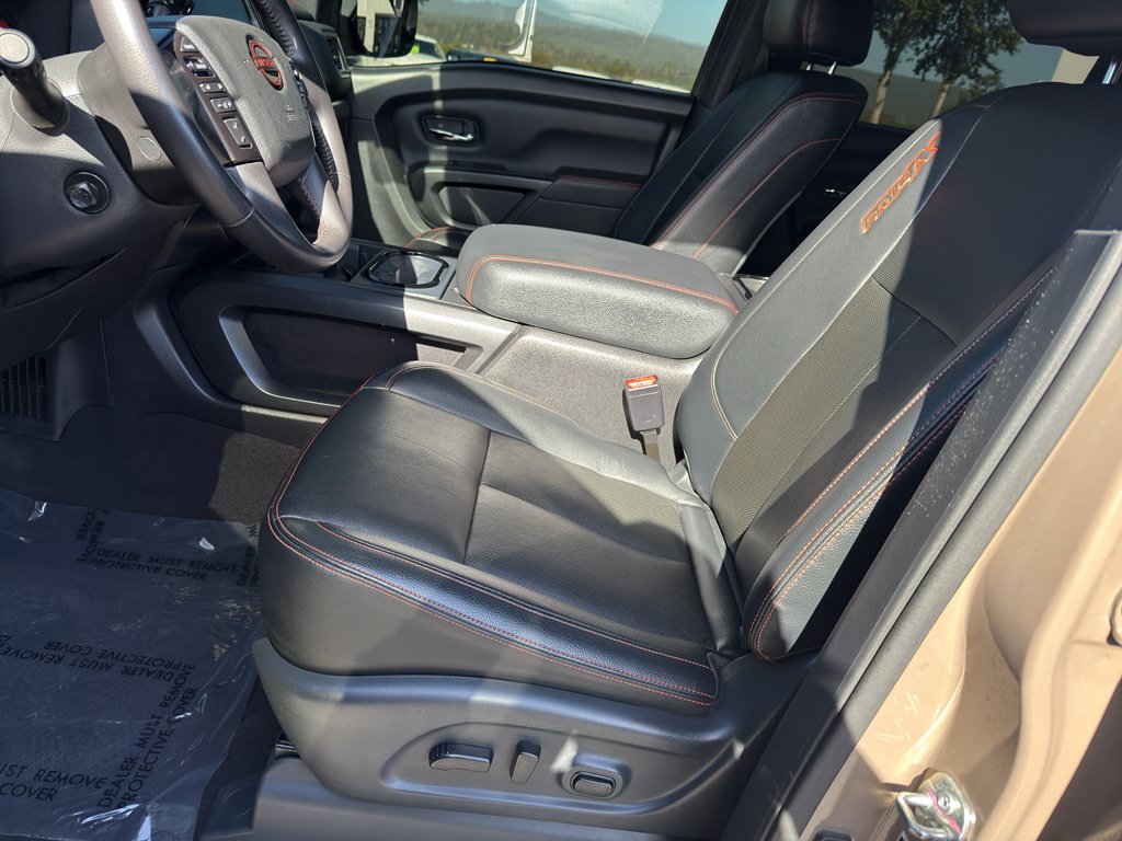 Used 2023 Nissan Titan PRO-4X w/ Pro-4x Convenience Package AWD/4WD image 12