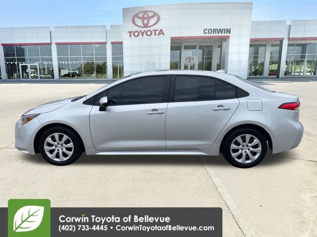 Used 2025 Toyota Corolla LE FWD image 2