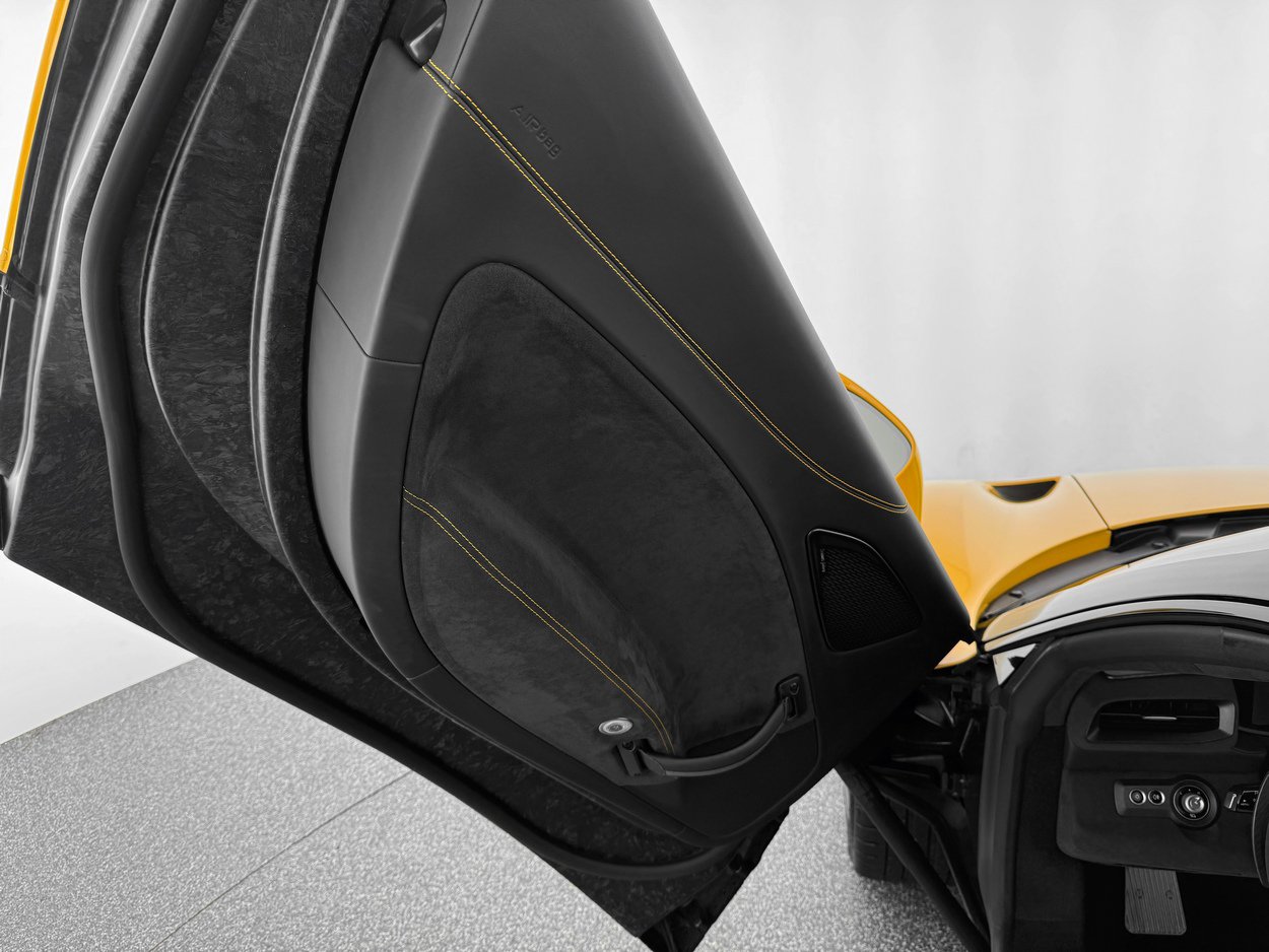 Used 2023 Maserati MC20 Spyder image 13