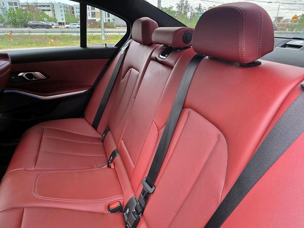 Used 2023 BMW 330i xDrive Sedan w/ M Sport Package image 23