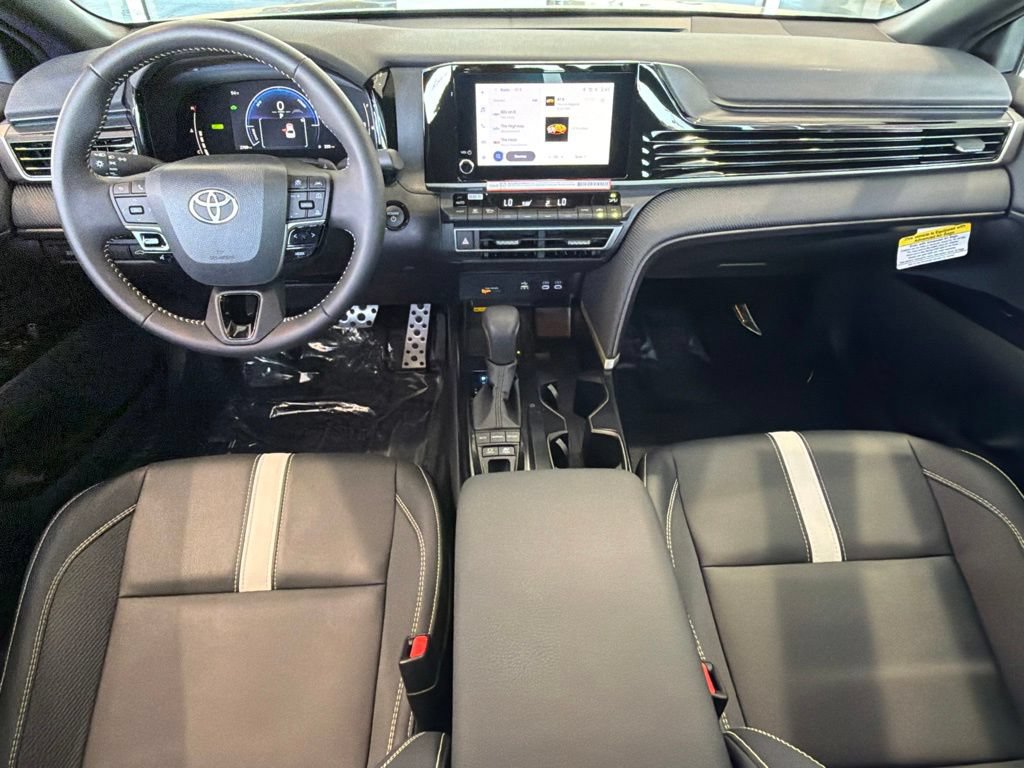 Certified 2026 Toyota Camry Hybrid FWD image 33