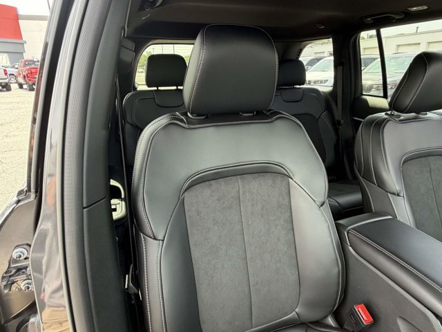 New 2026 Jeep Grand Cherokee Altitude AWD/4WD image 29