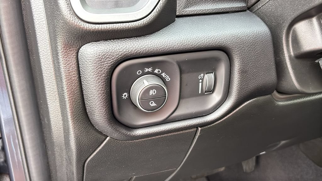 Used 2025 RAM 2500 Big Horn AWD/4WD image 11