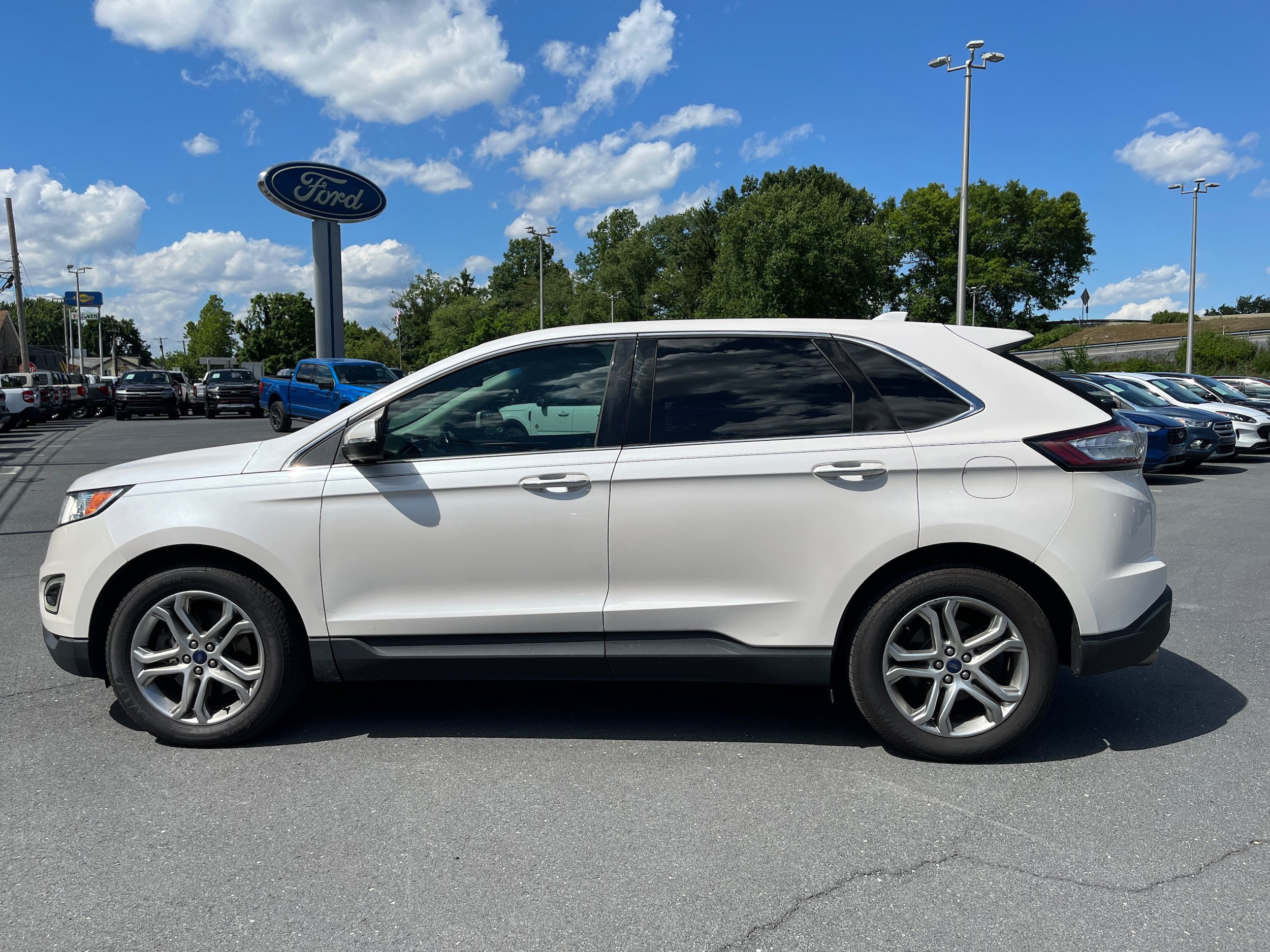 Used 2016 Ford Edge Titanium w/ Equipment Group 301A AWD/4WD image 8