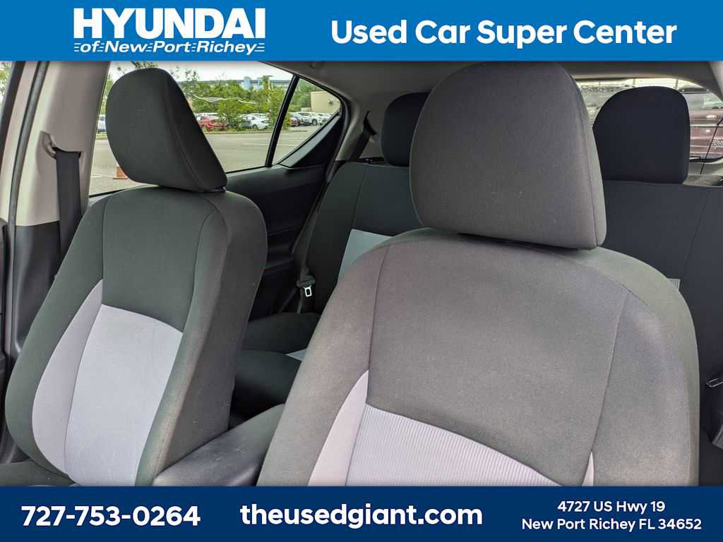 Used 2018 Toyota Prius C Two image 7