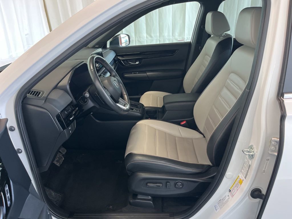 Used 2023 Honda CR-V Sport Touring image 4