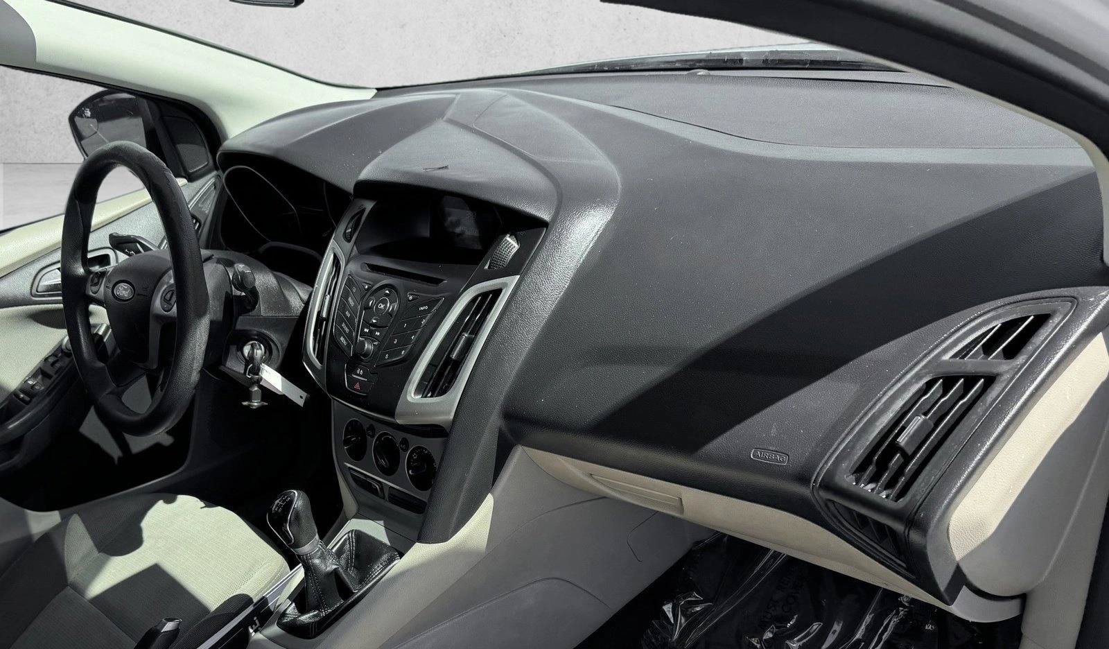 Used 2012 Ford Focus SE FWD image 19