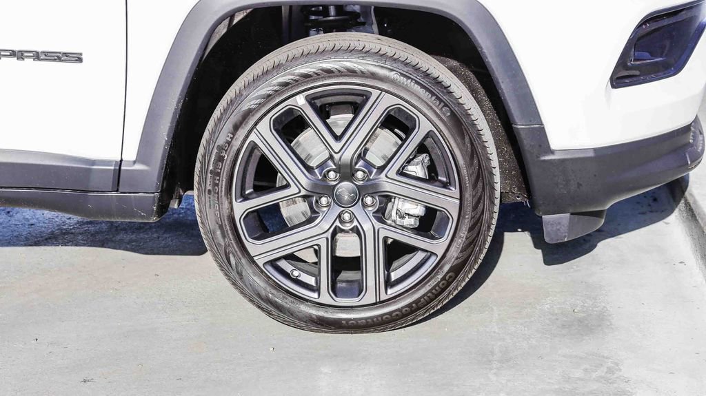 New 2026 Jeep Compass Limited image 11