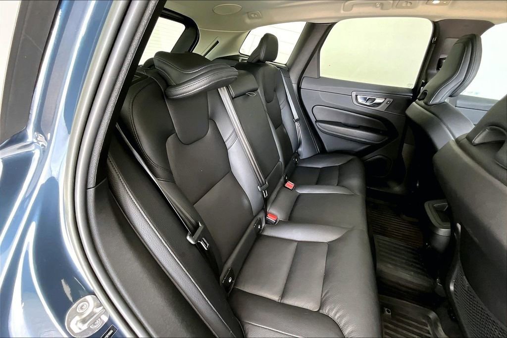Used 2023 Volvo XC60 B5 Plus w/ Protection Package Premier image 33