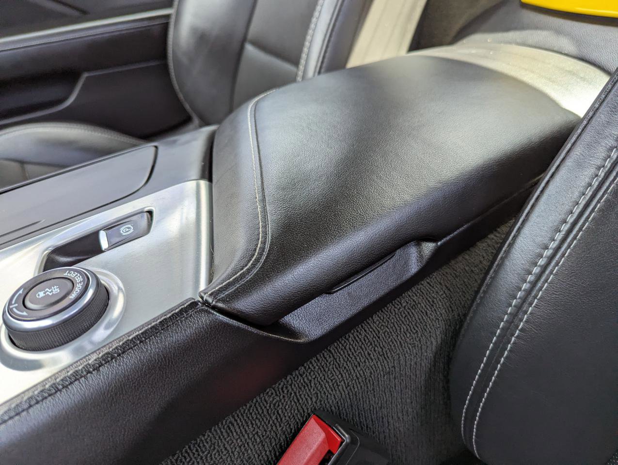 Used 2015 Chevrolet Corvette Stingray Convertible w/ 2LT Preferred Equipment Group RWD image 29