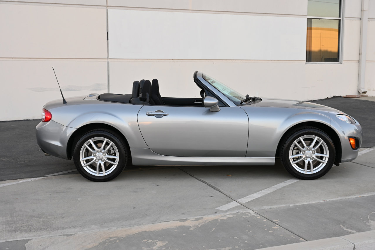 Used 2009 MAZDA MX-5 Miata Sport image 12