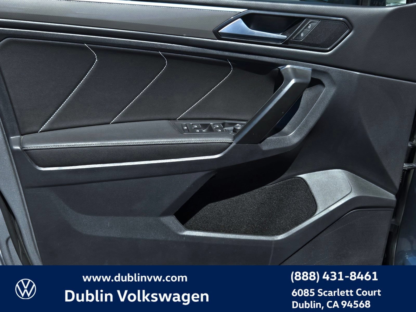 Certified 2023 Volkswagen Tiguan SE R-Line FWD image 10