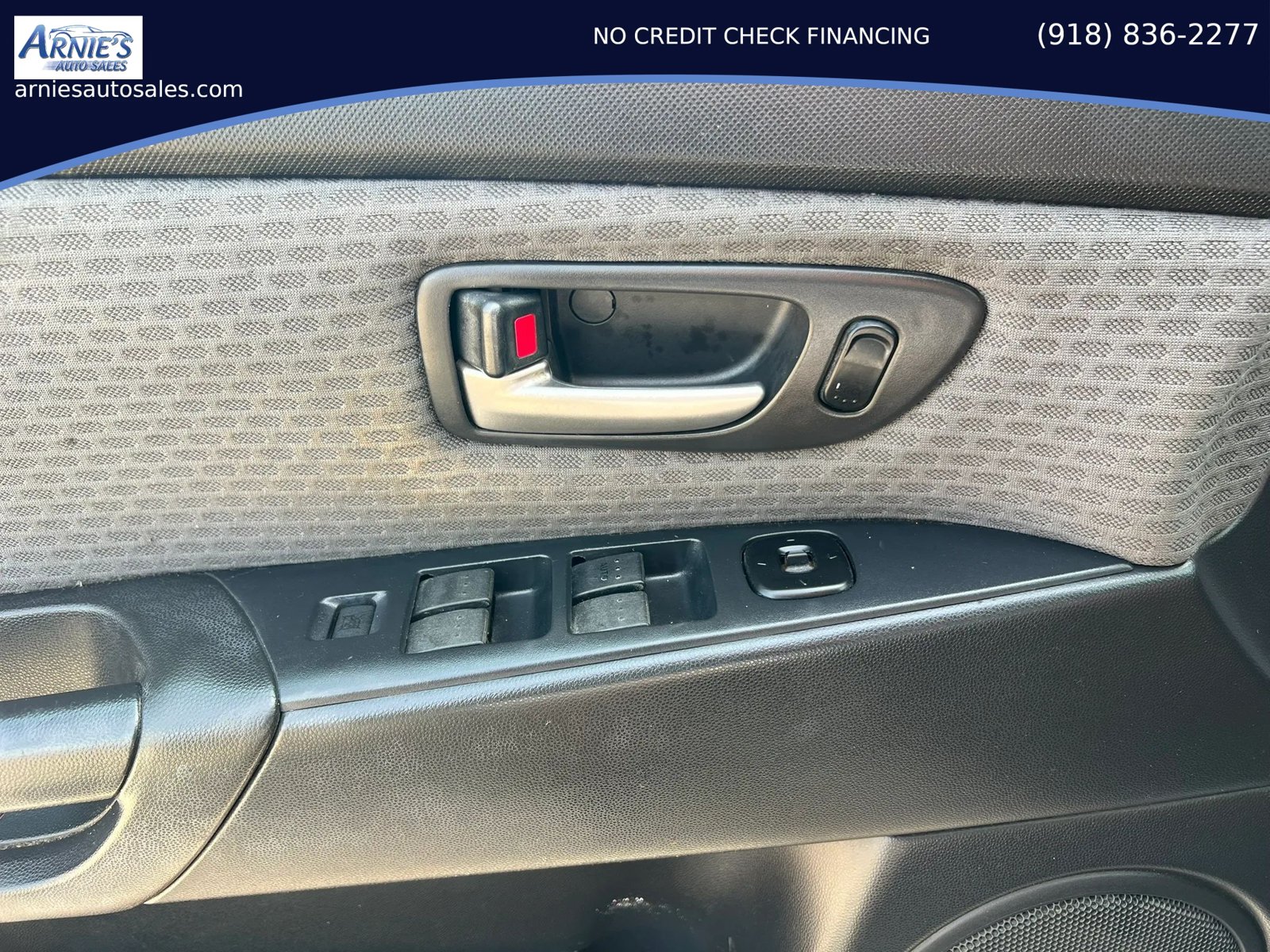 Used 2006 MAZDA MAZDA3 i Touring FWD image 10