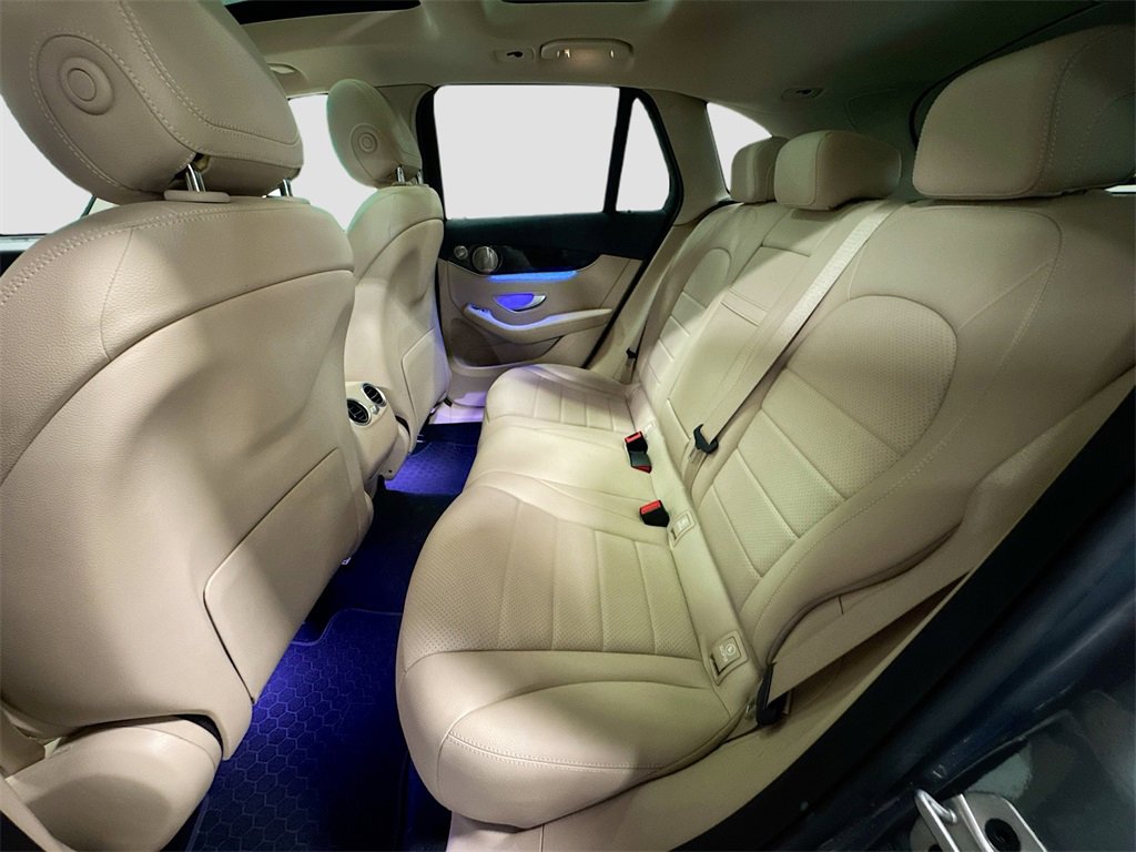 Used 2021 Mercedes-Benz GLC 300 4MATIC image 24