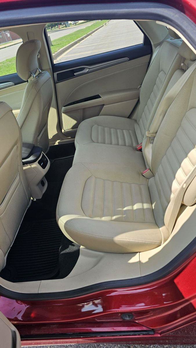 Used 2013 Ford Fusion SE FWD image 6