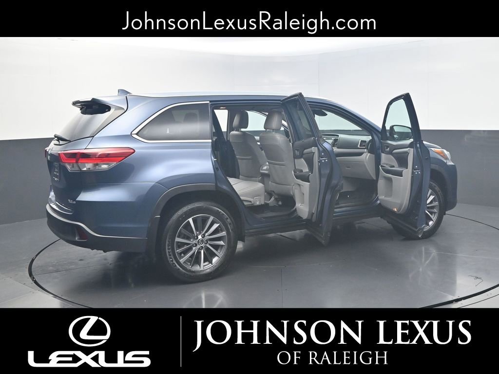 Used 2019 Toyota Highlander XLE image 22