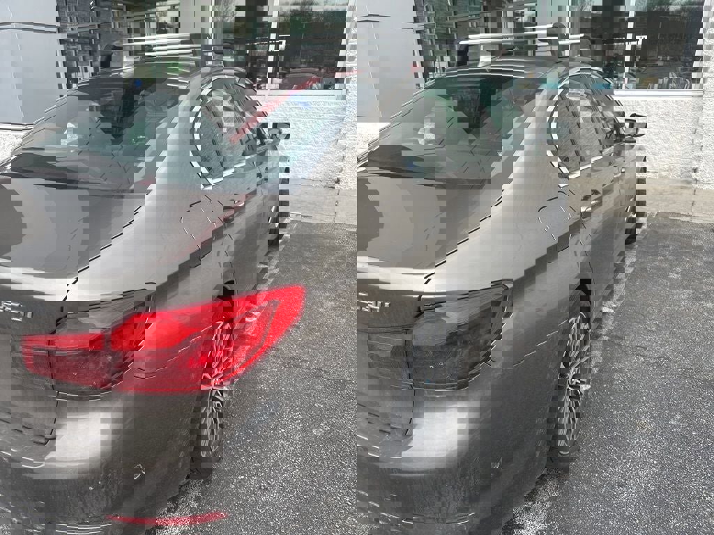 Used 2017 BMW 530i xDrive image 9