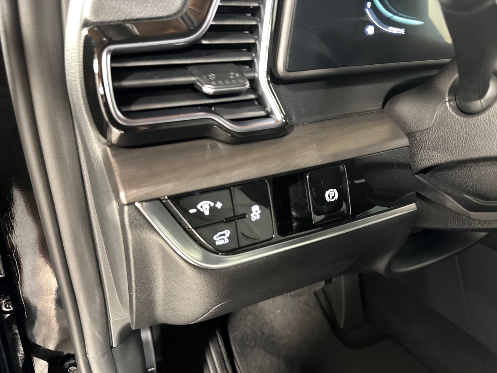 Certified 2023 Kia Sportage X-Line w/ X-Line Premium Package AWD/4WD image 18