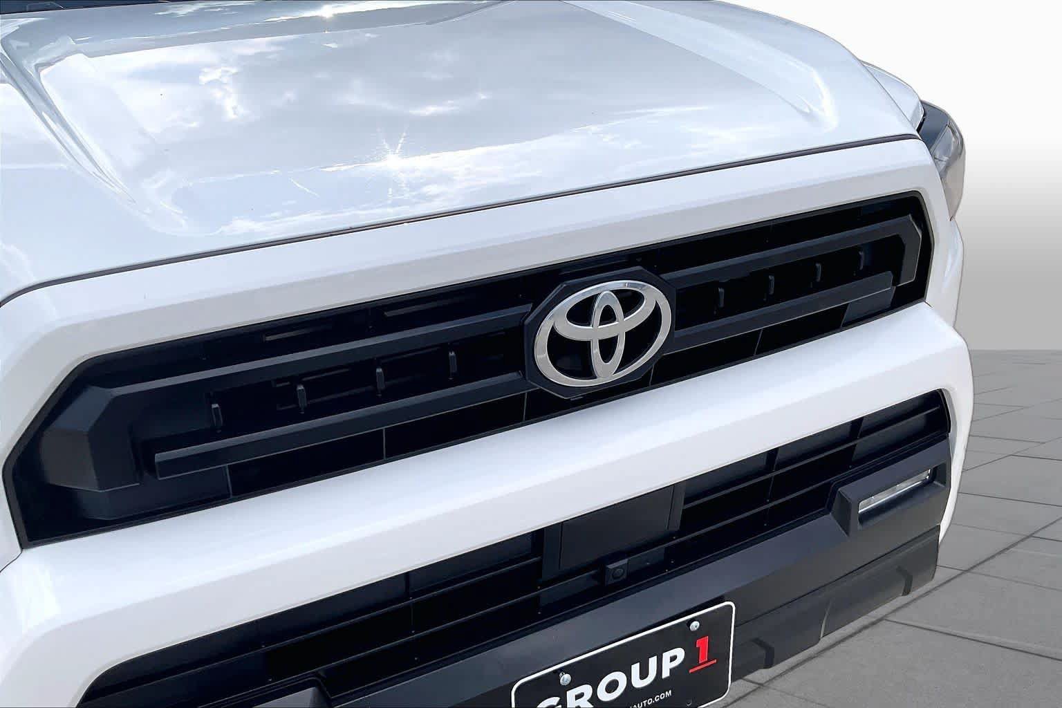 Used 2025 Toyota 4Runner SR5 AWD/4WD image 29