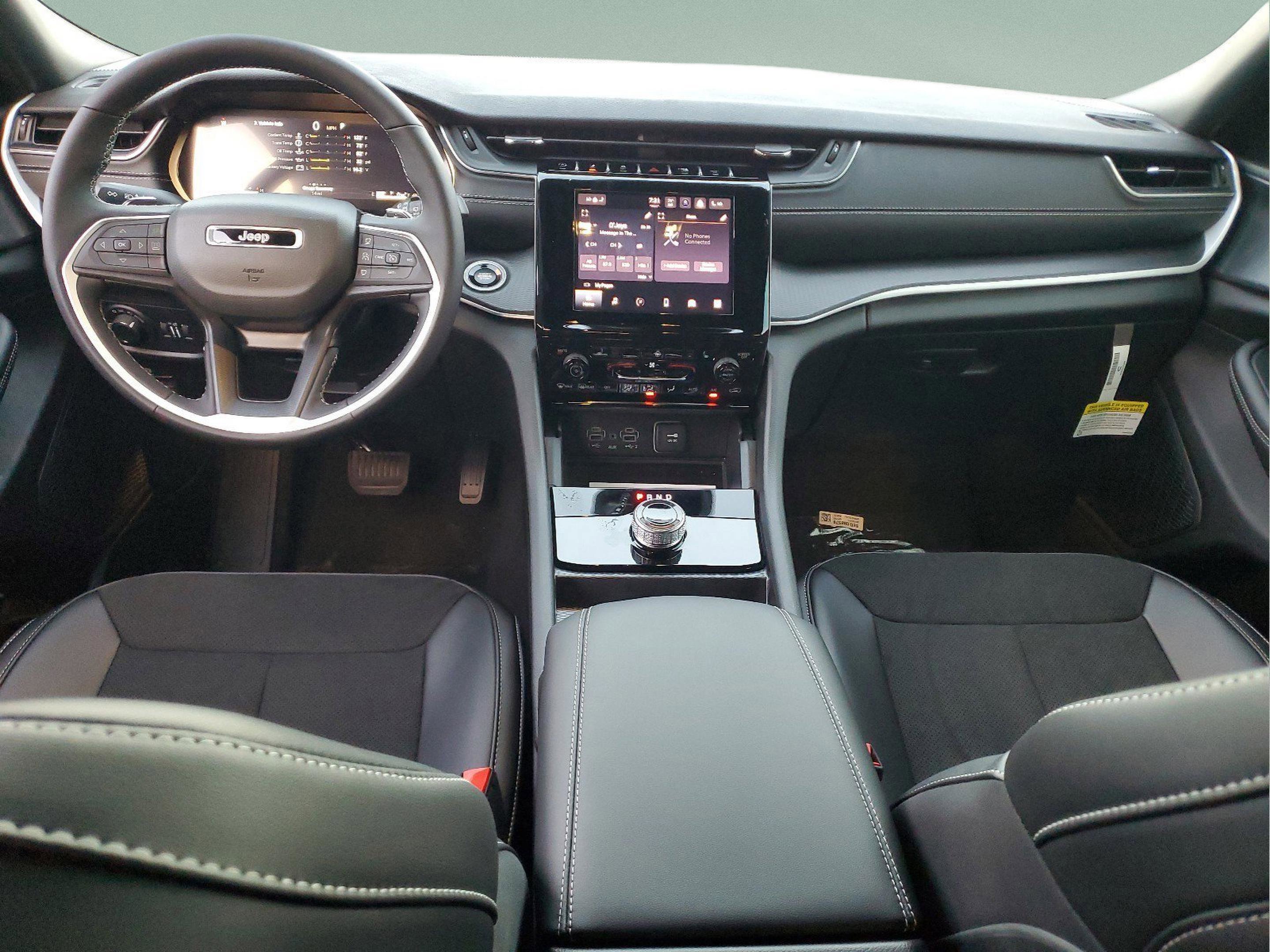 New 2025 Jeep Grand Cherokee L Altitude image 12