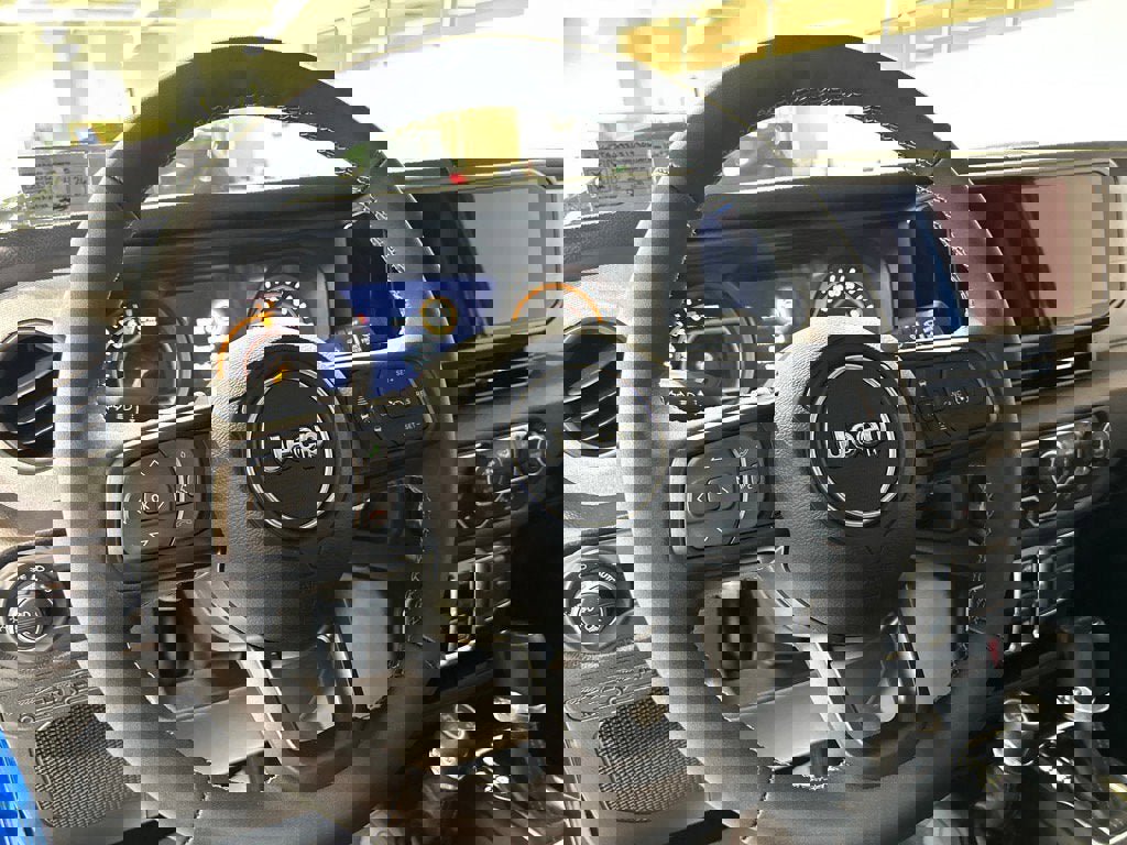 New 2025 Jeep Gladiator Sport image 6