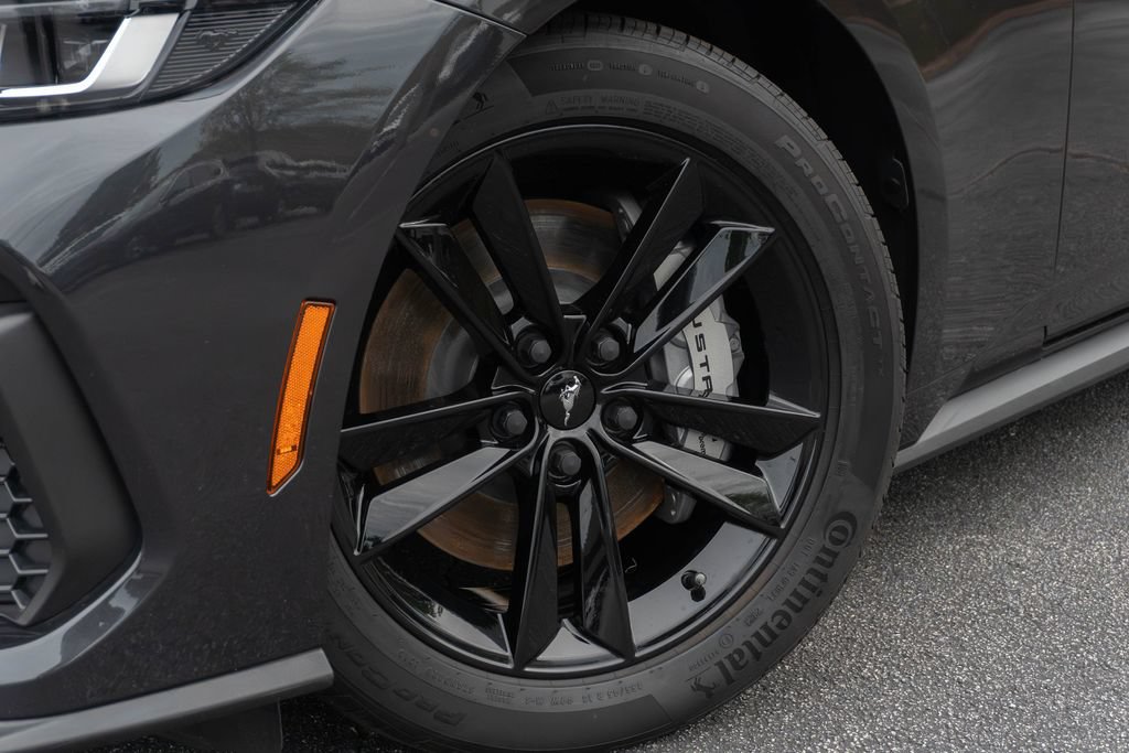 Used 2024 Ford Mustang GT RWD image 2