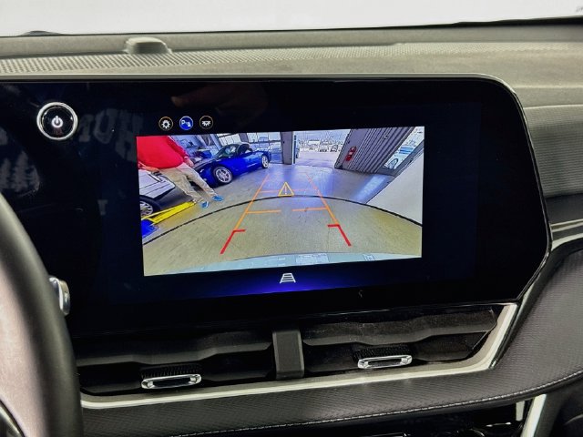 Used 2026 Chevrolet Equinox LT AWD/4WD image 16