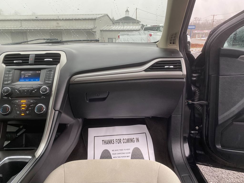 Used 2018 Ford Fusion S image 27