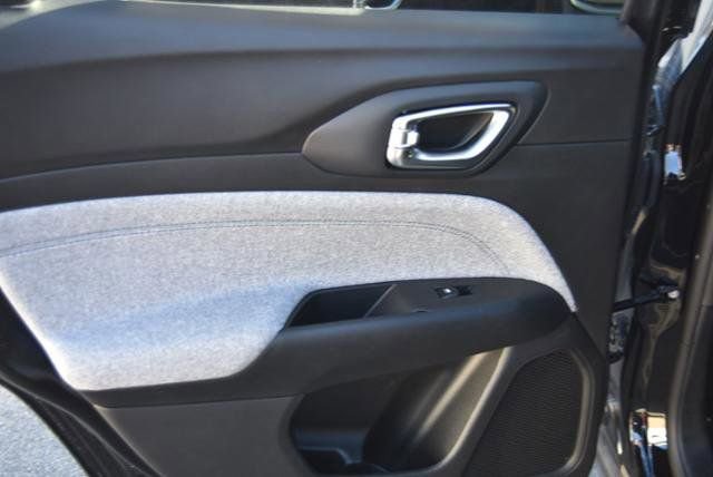 New 2024 Jeep Compass Latitude w/ Convenience Group image 9