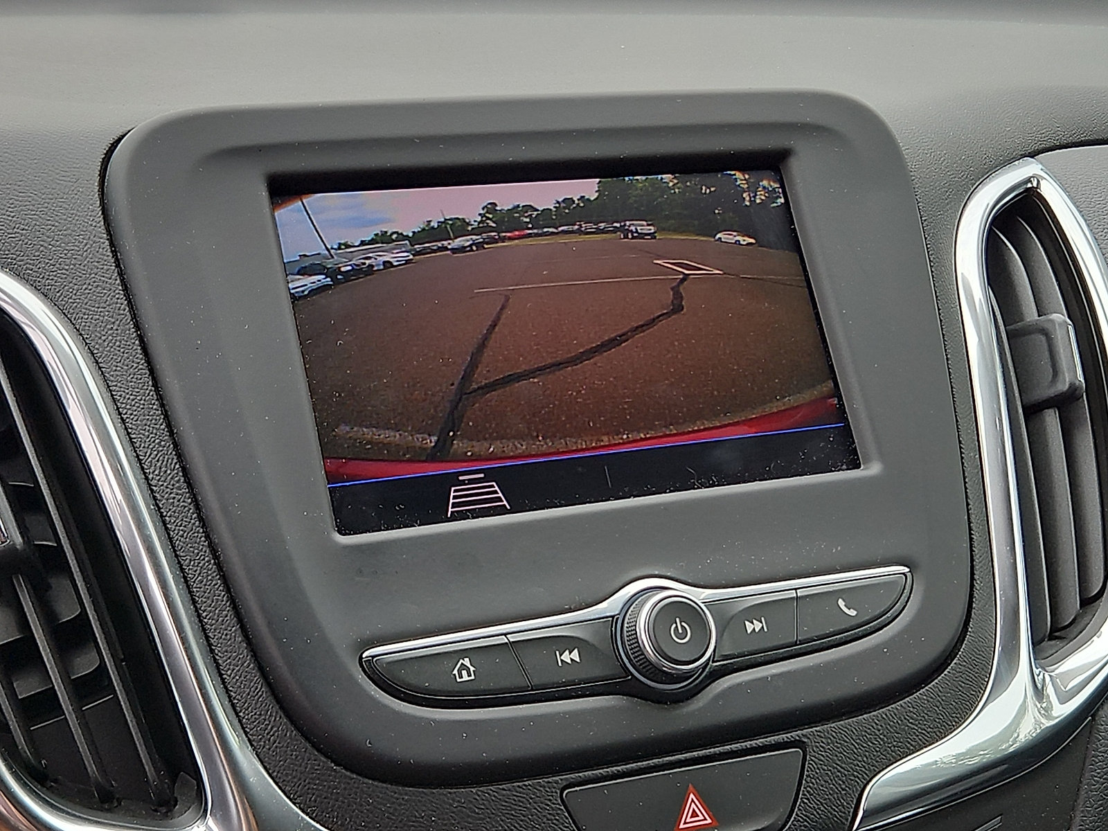Used 2020 Chevrolet Equinox LT FWD image 17