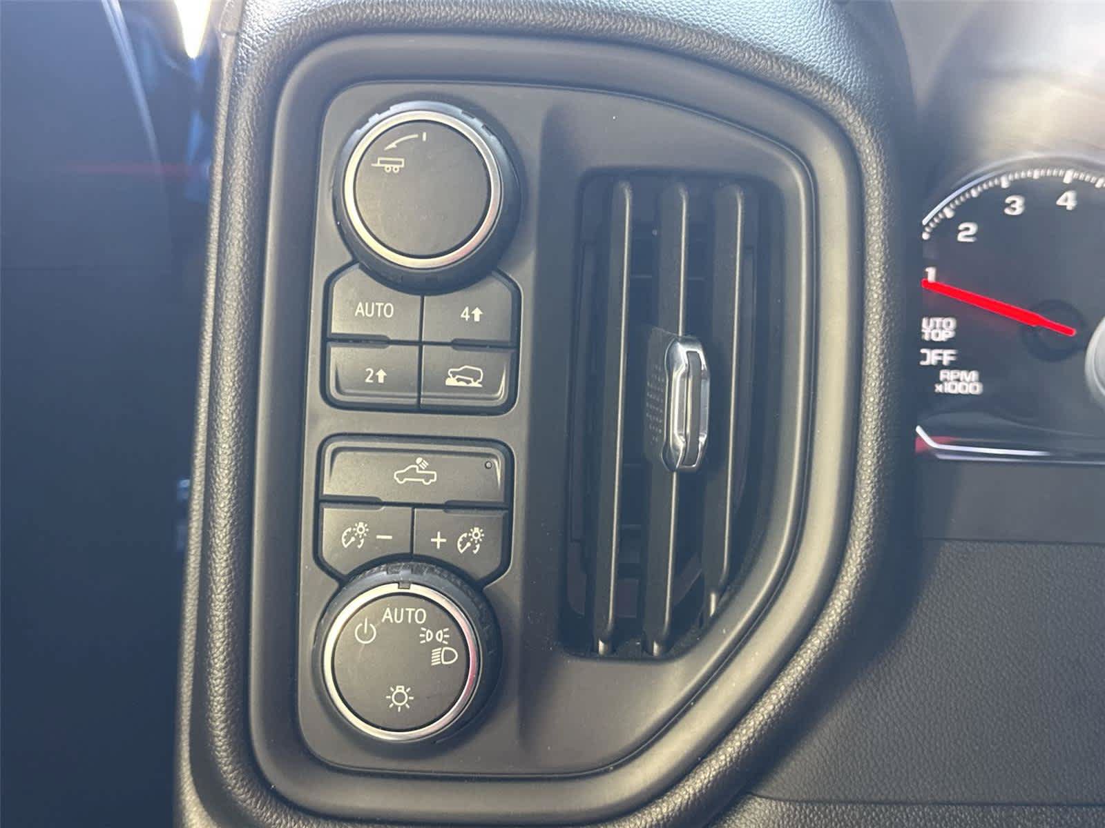 Used 2022 Chevrolet Silverado 1500 Custom AWD/4WD image 22