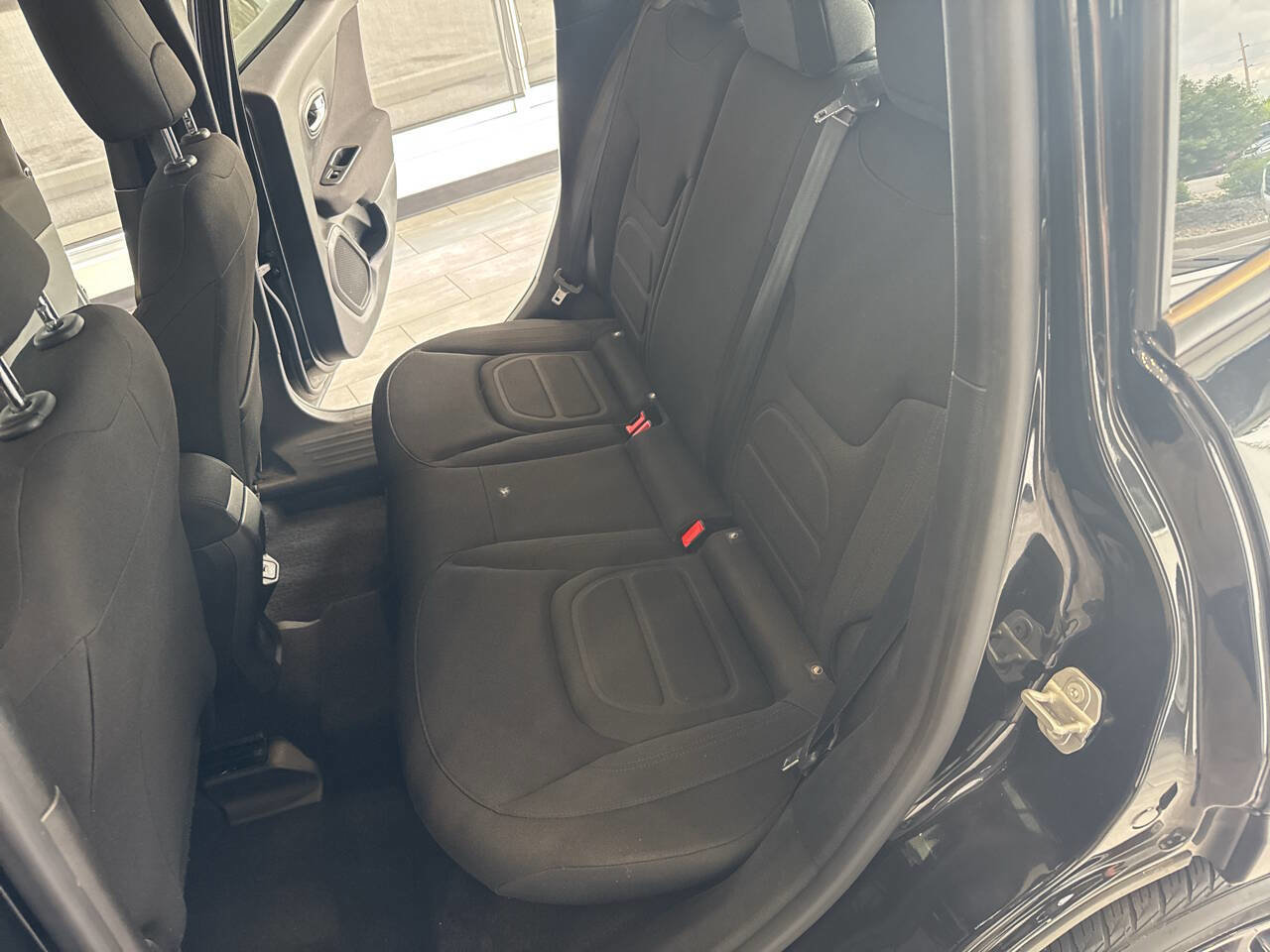 Used 2021 Jeep Renegade Latitude image 21