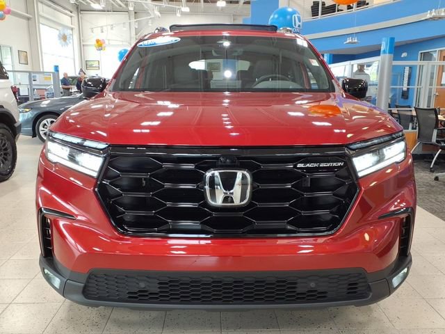 Certified 2025 Honda Pilot Black Edition image 2