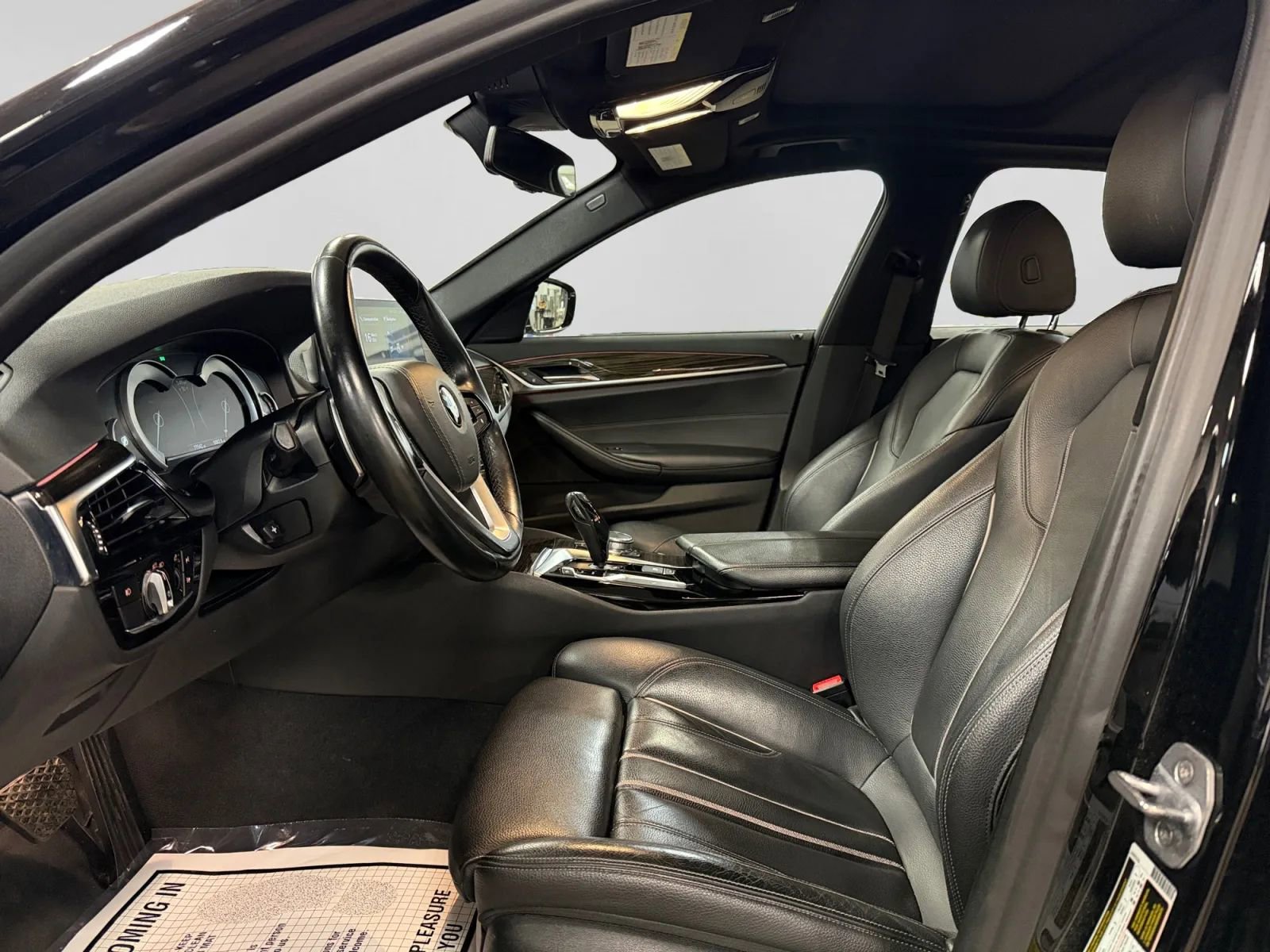 Used 2018 BMW 530i xDrive 530i xDrive Sedan 4D w/ Premium Package image 15