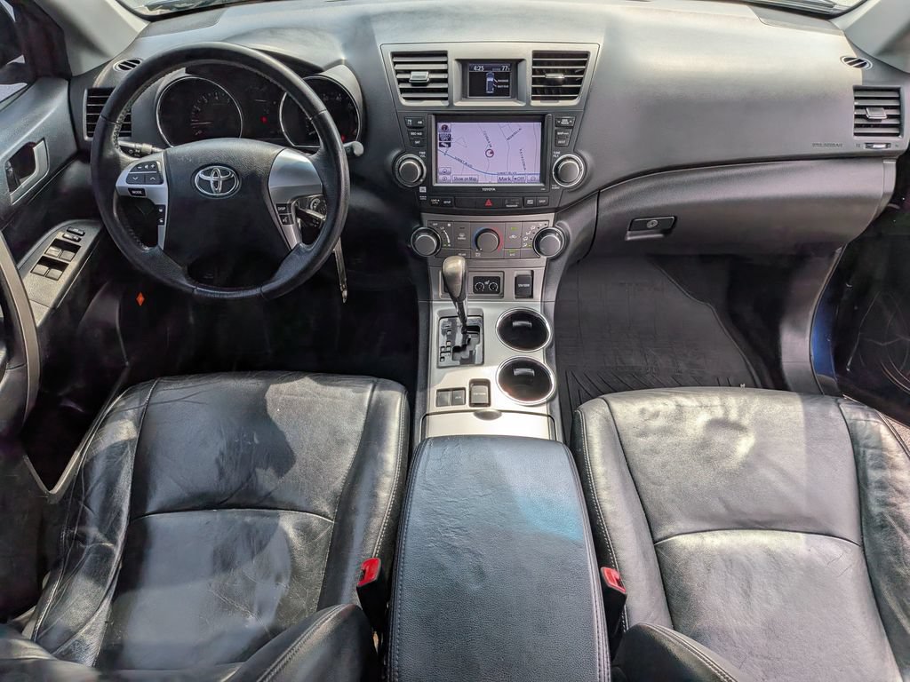 Used 2012 Toyota Highlander SE w/ Tow Pkg FWD image 27