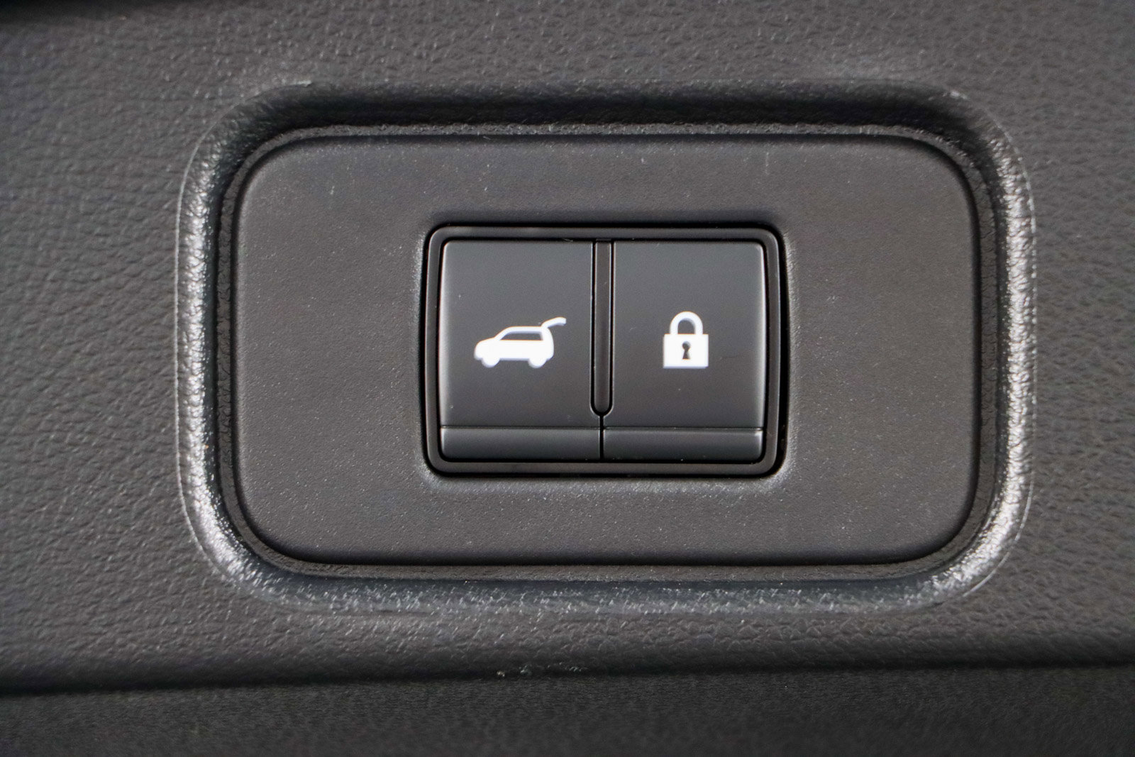 Used 2023 Nissan Pathfinder SL w/ Lighting Package (N92) image 31