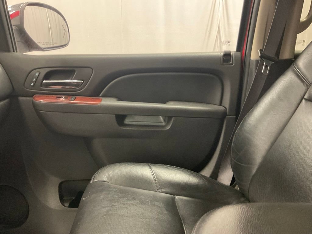 Used 2012 Chevrolet Avalanche LTZ AWD/4WD image 20