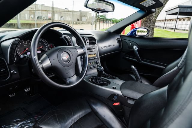 Used 2006 Chevrolet Corvette Convertible RWD image 2