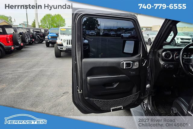 Used 2022 Jeep Wrangler Unlimited Sahara AWD/4WD image 14