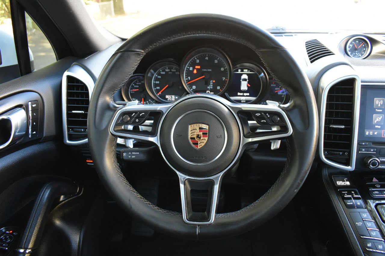 Used 2018 Porsche Cayenne Platinum Edition image 14