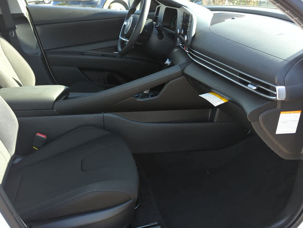 New 2026 Hyundai Elantra Hybrid FWD image 22