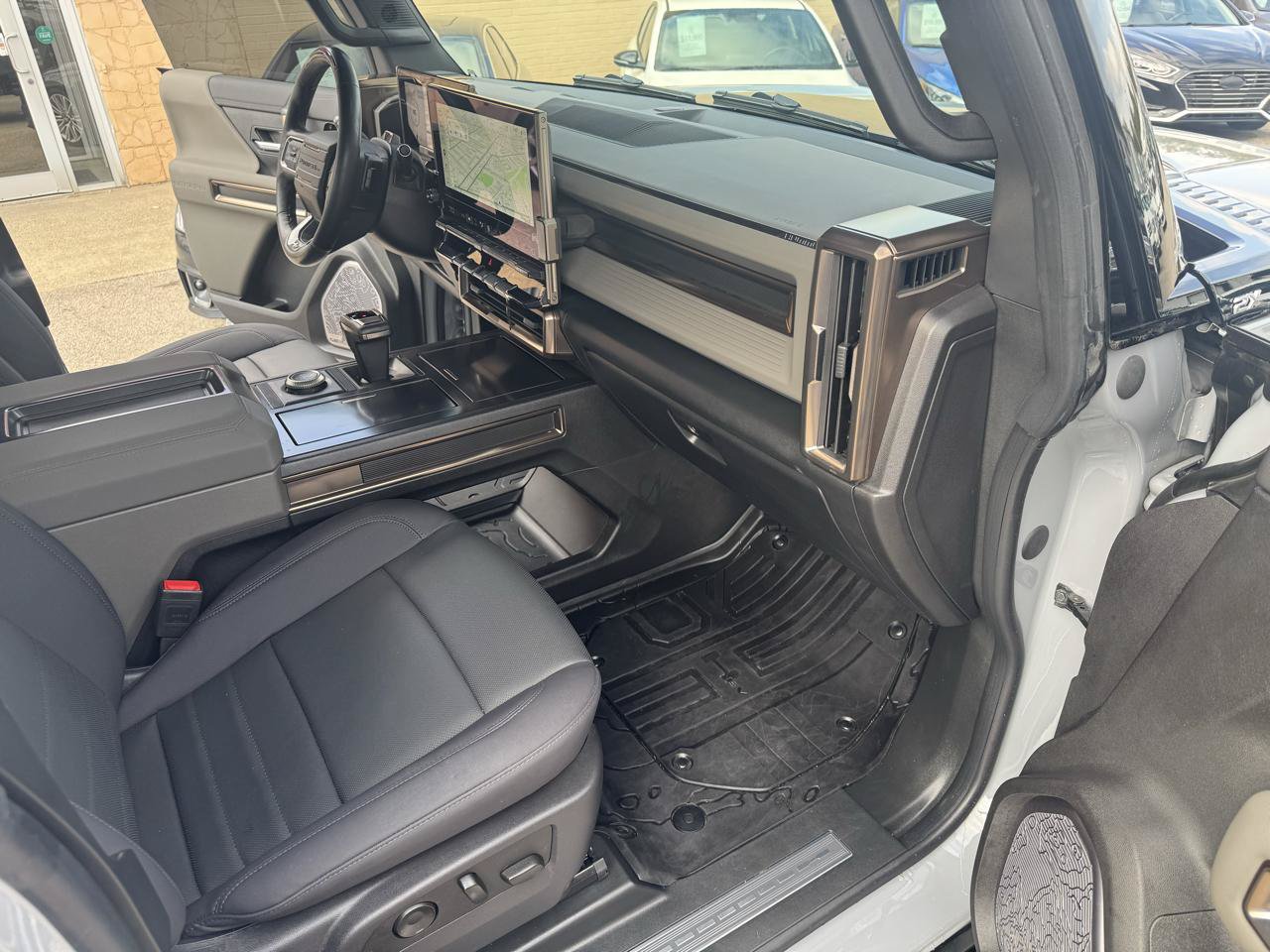 Used 2025 GMC Hummer EV 2X AWD/4WD image 17