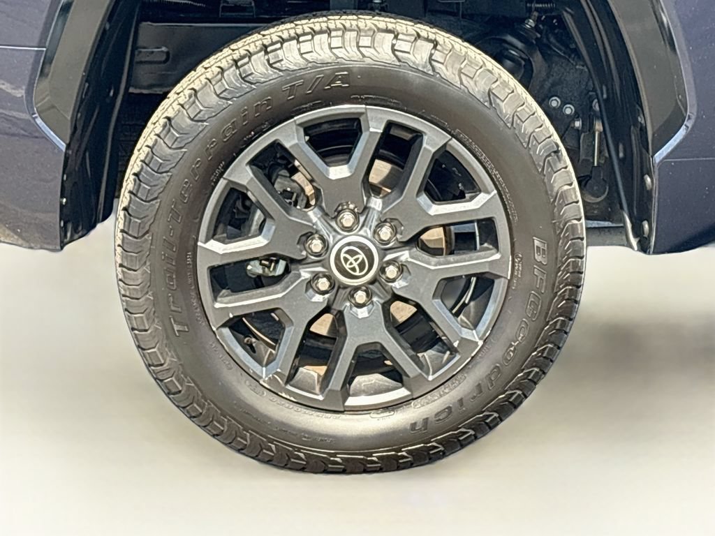 Used 2023 Toyota Tundra Platinum AWD/4WD image 33