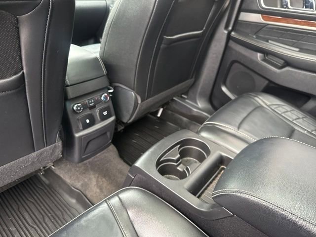 Used 2018 Ford Explorer Platinum AWD/4WD image 30