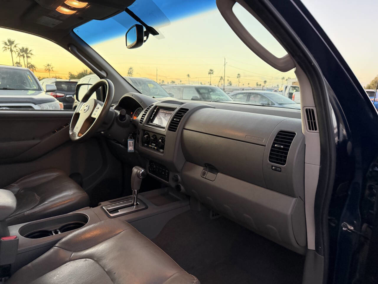 Used 2008 Nissan Frontier LE w/ Leather Pkg image 29